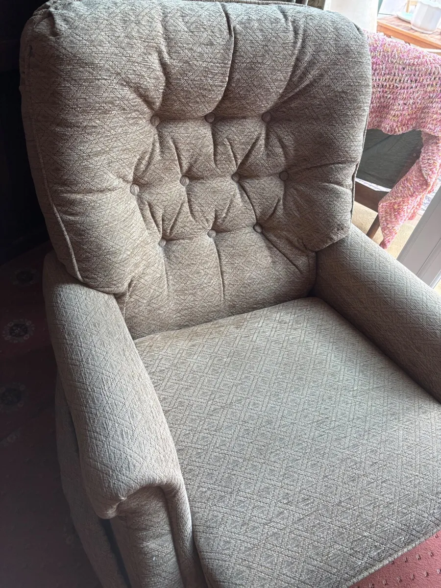 Recliner chair - Image 3