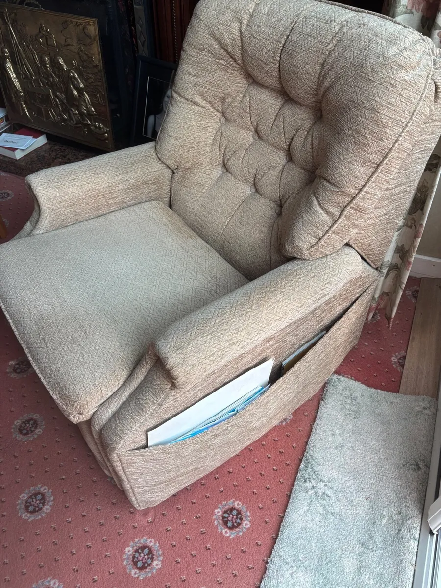 Recliner chair - Image 4