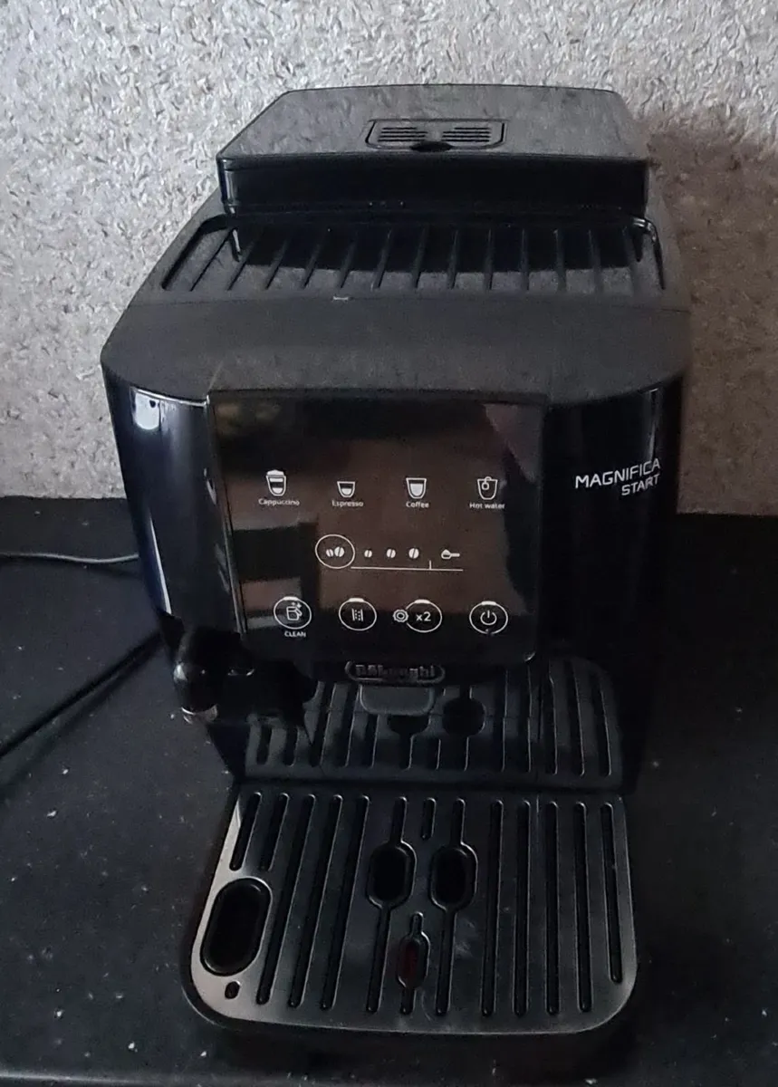 Lovely De’Longhi Magnifica Start Bean-to-Cup Coffe - Image 3
