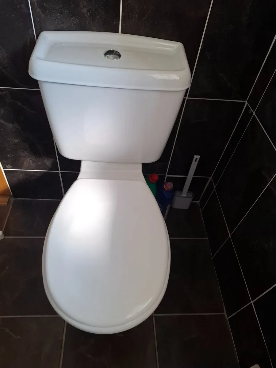Bathroom units - Image 2