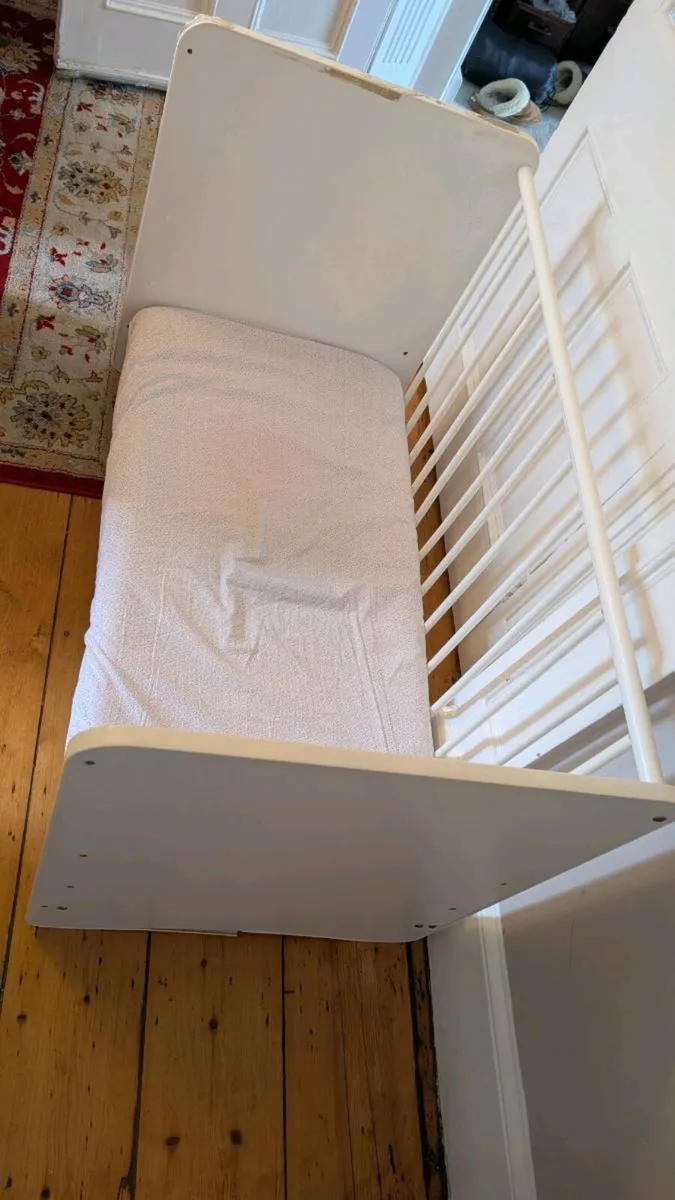 Crib/ toddler bed - Image 4