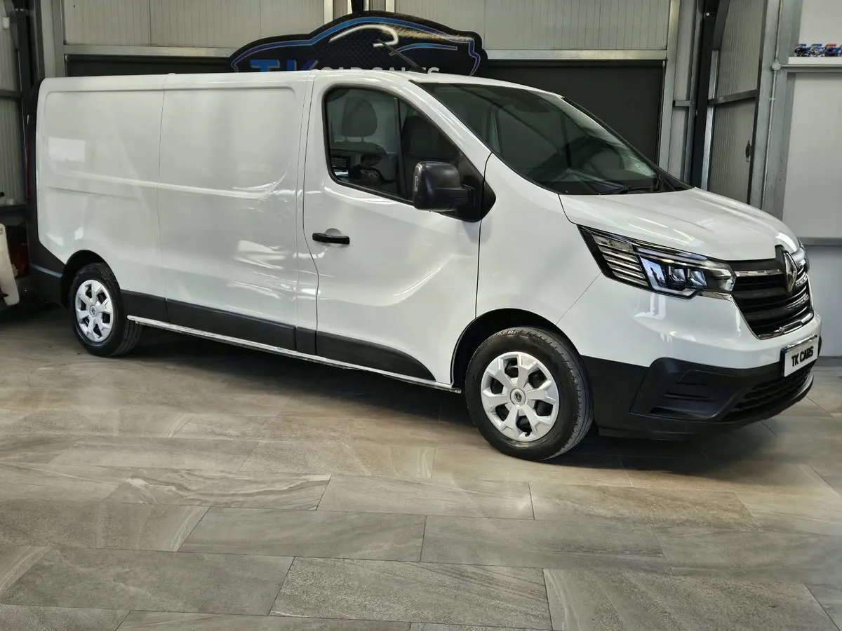 231 RENAULT TRAFIC COMMERCIAL - Image 1
