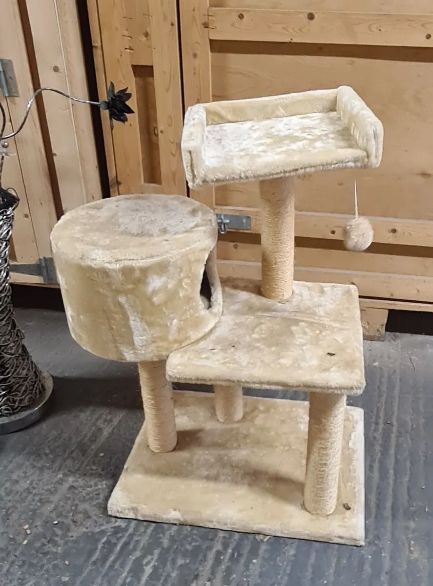 Cat Tree / Scratching Post with Condo and Bed - Image 1