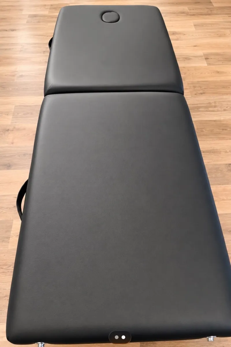 Massage /therapy table - Image 2