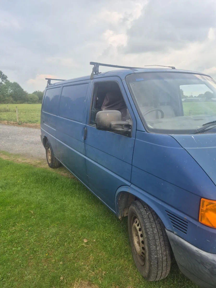 Volkswagen Transporter 2002 - Image 1