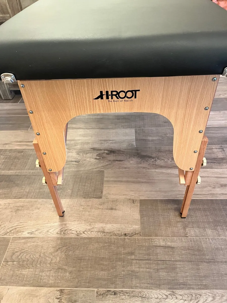 Massage /therapy table - Image 1