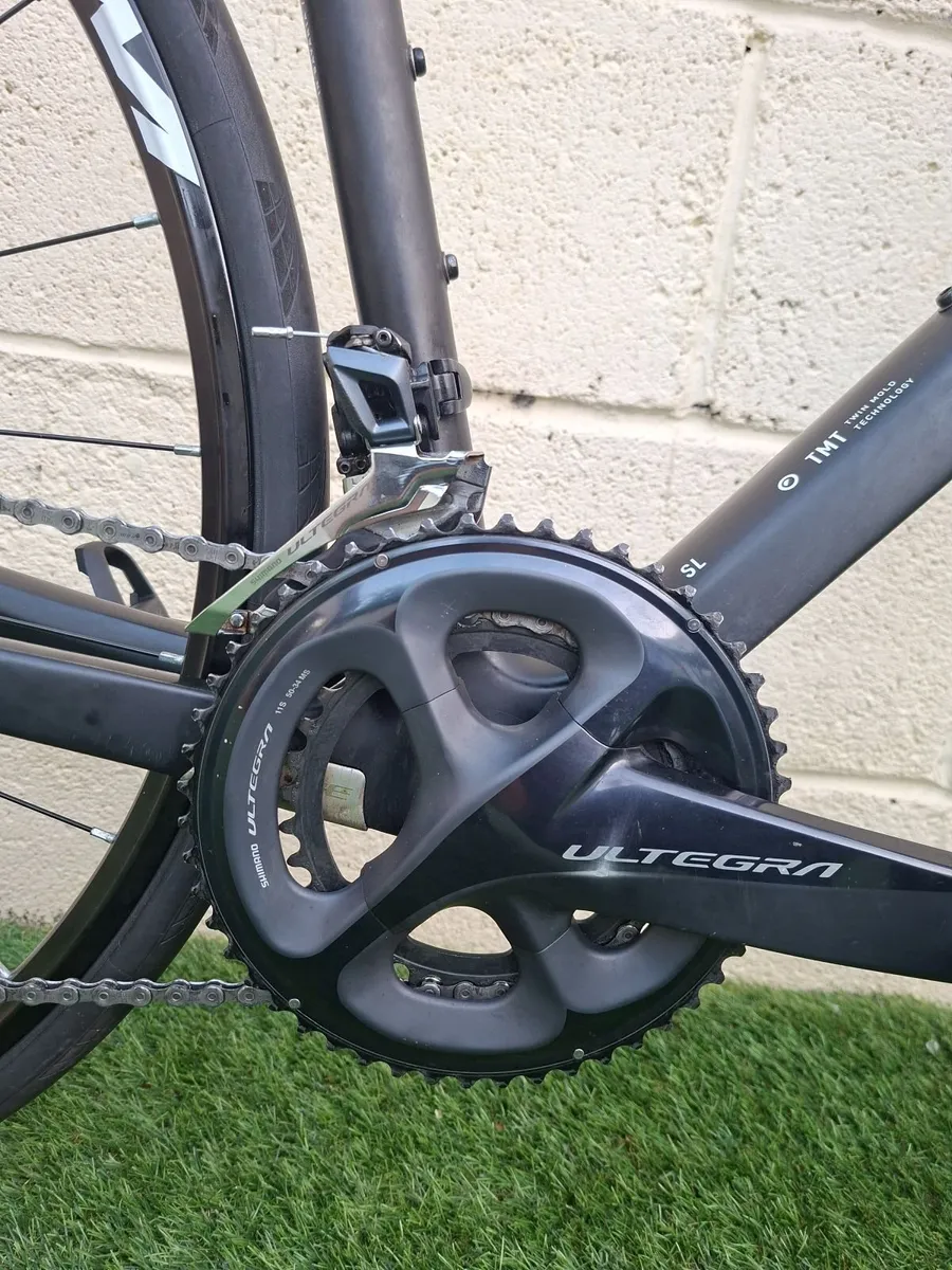 Cube Attain Carbon Road Bike Size Large (56) - Image 3