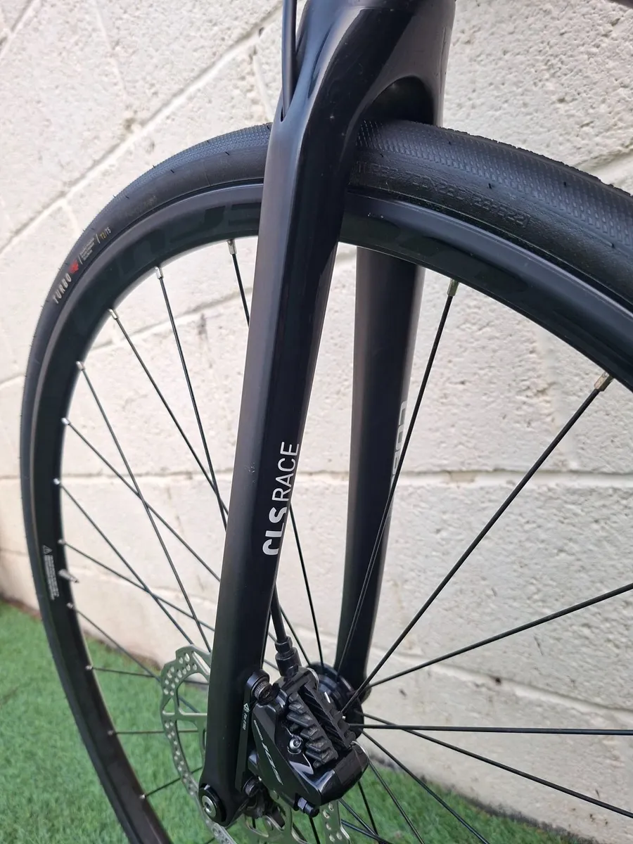 Cube Attain Carbon Road Bike Size Large (56) - Image 4