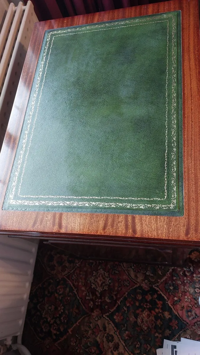 Mahogany desk with green leather inlay - Image 3