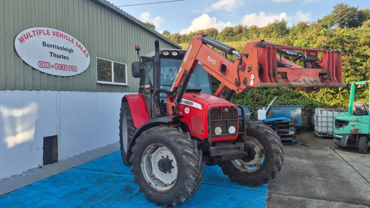 MASSEY FERGUSON 5460 & LOADER - Image 1