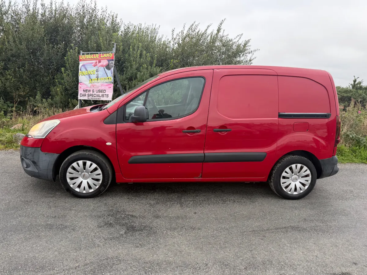 Citroen Berlingo 2014 low miles - Image 2