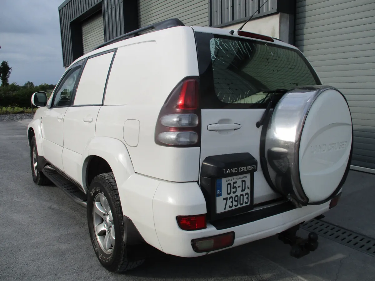 Toyota Land Cruiser 2005 - Image 3