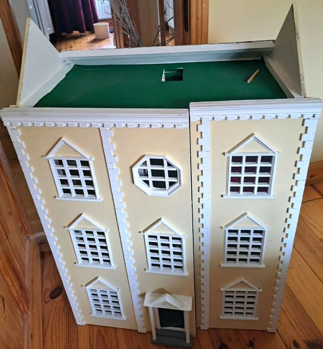 Dolls house - Image 2