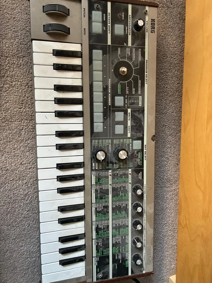 DJ and music equipment - Image 2