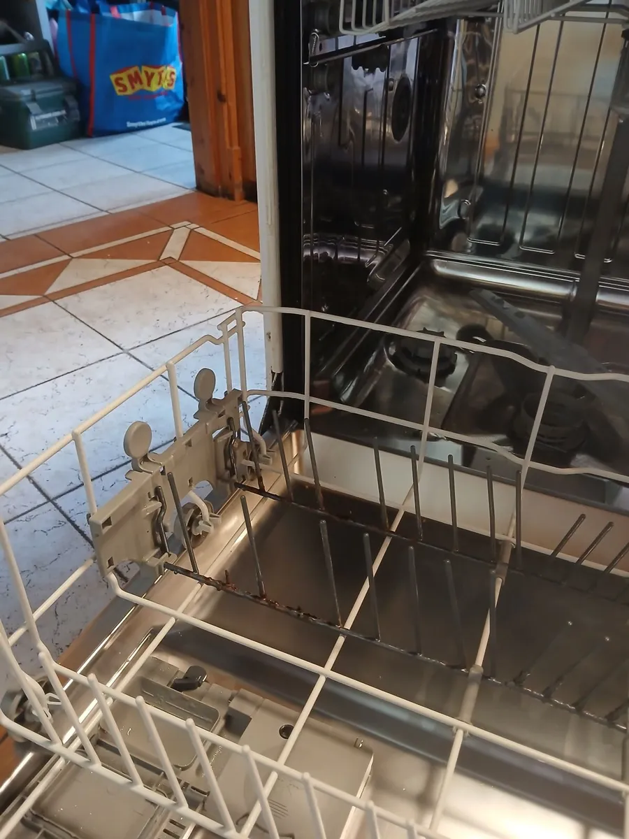 Dishwasher - Image 4