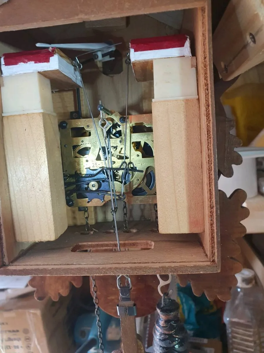 Vintage Black Forest Cuckoo clock - Image 4