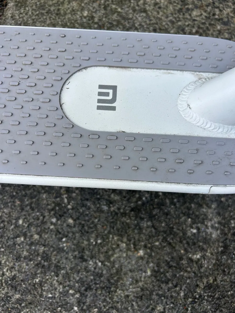 E scooter - Image 1