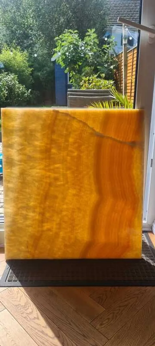 Amber Natural Onyx tiles - Image 2