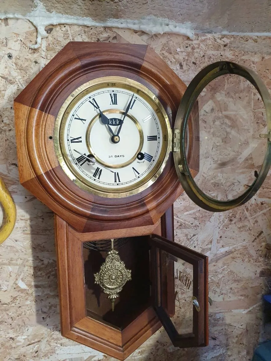 Vintage octagonal wall clock - Image 2