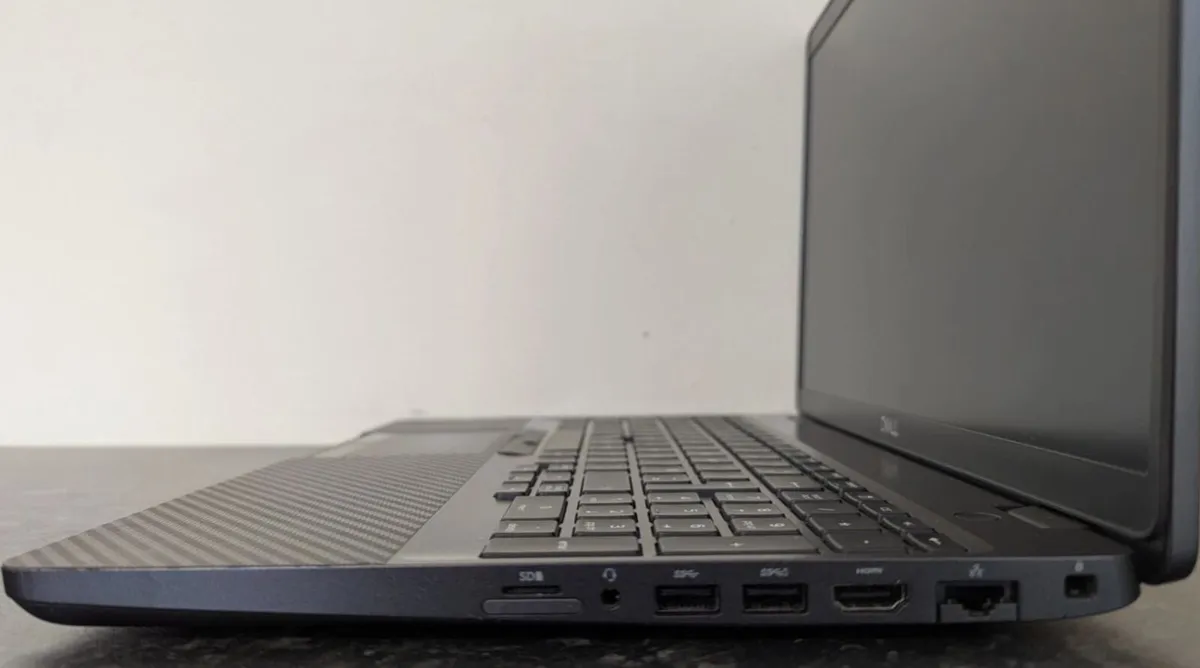 DELL Precision 3540 Gaming Laptop 15 i7 16GB 256GB - Image 3
