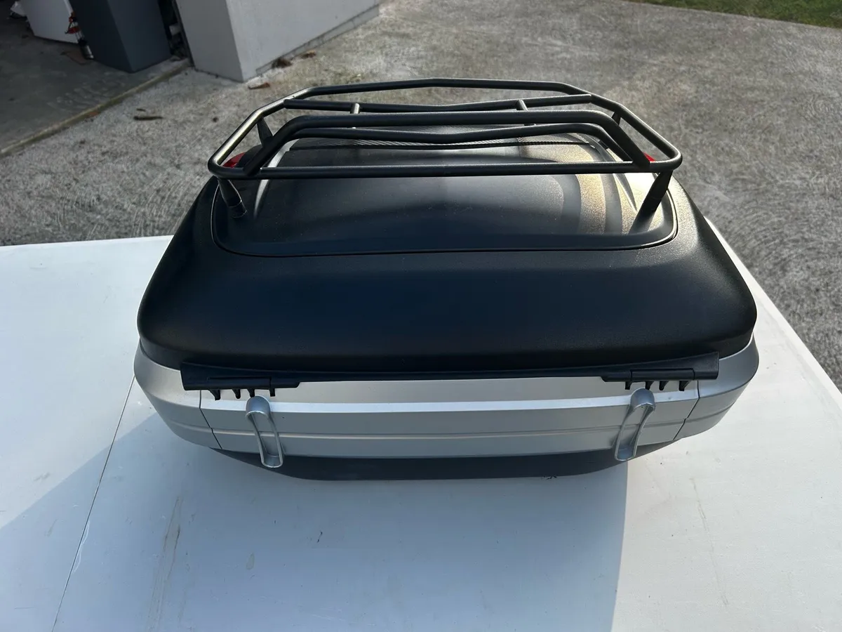 Luggage liners and Givi back box - Image 1