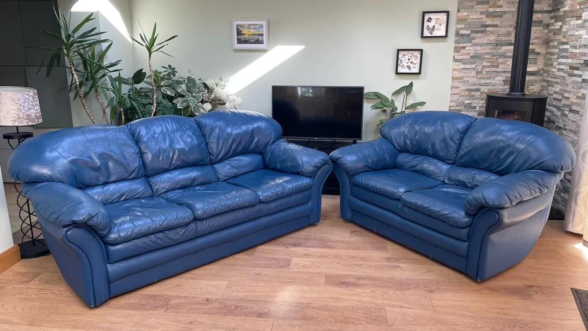 2+3 seater blue leather sofas. - Image 1
