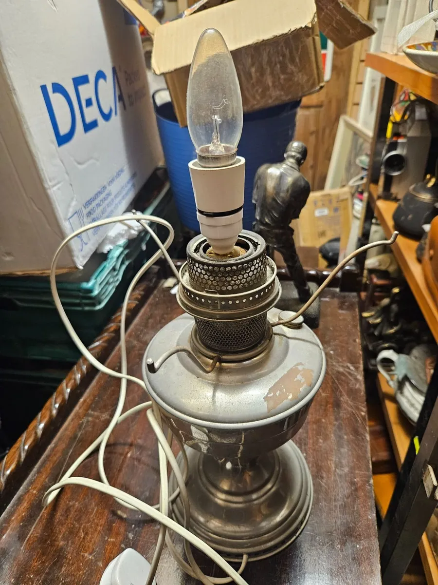 Vintage Style Oil Lamp Table Light - Image 3