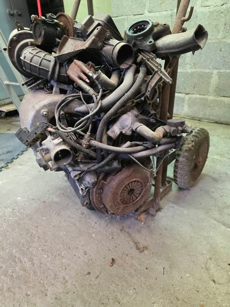 Peugeot 205 1.6 GTI  engine - Image 3