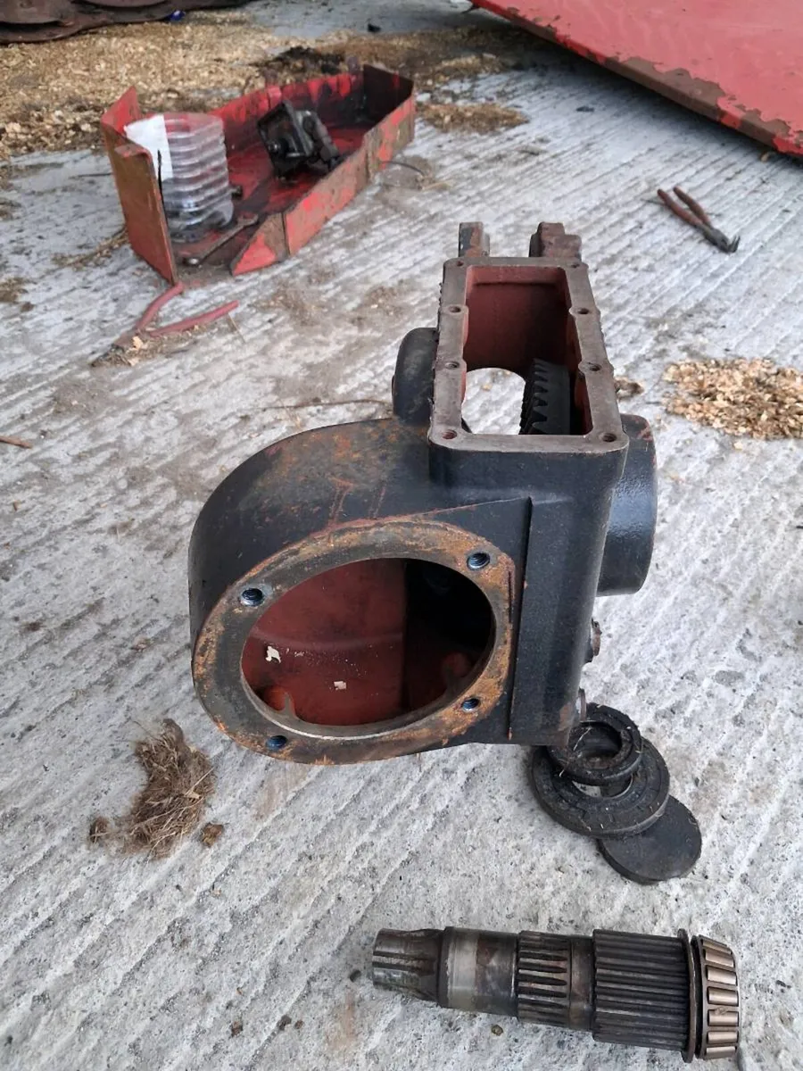 Wanted main gearbox parts - Image 4
