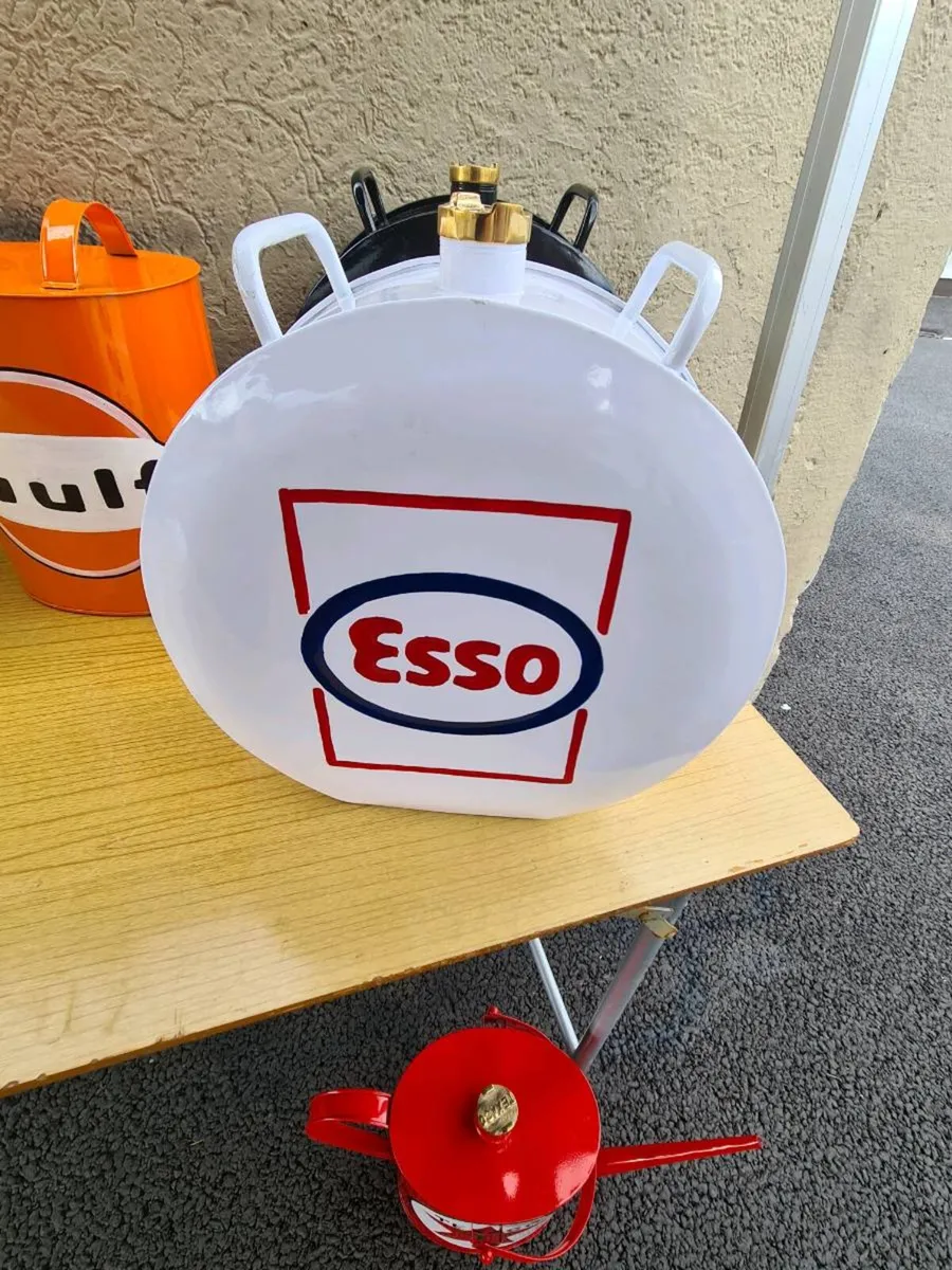 Petrol cans - Image 4