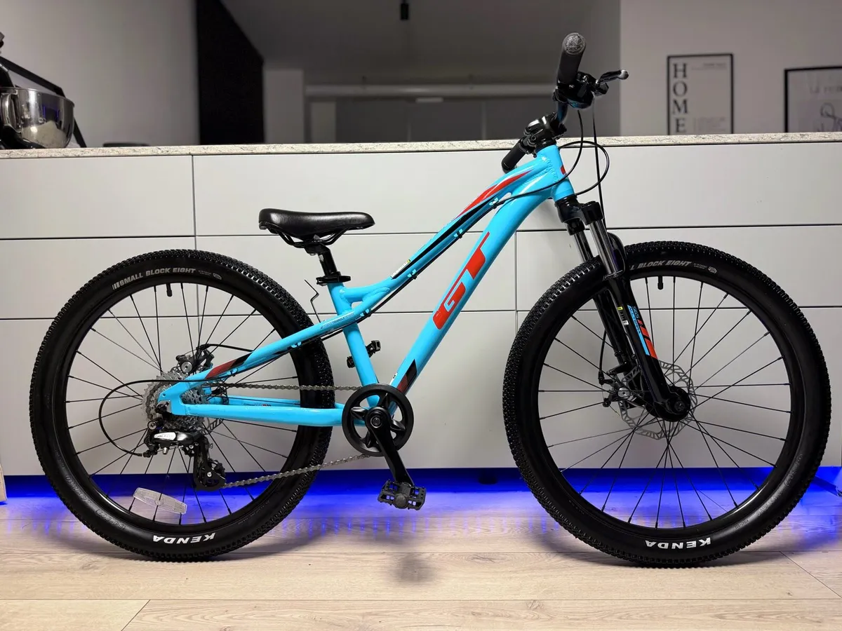GT Stomper PRO Disc Junior Bike 24 inch (Like New) - Image 1
