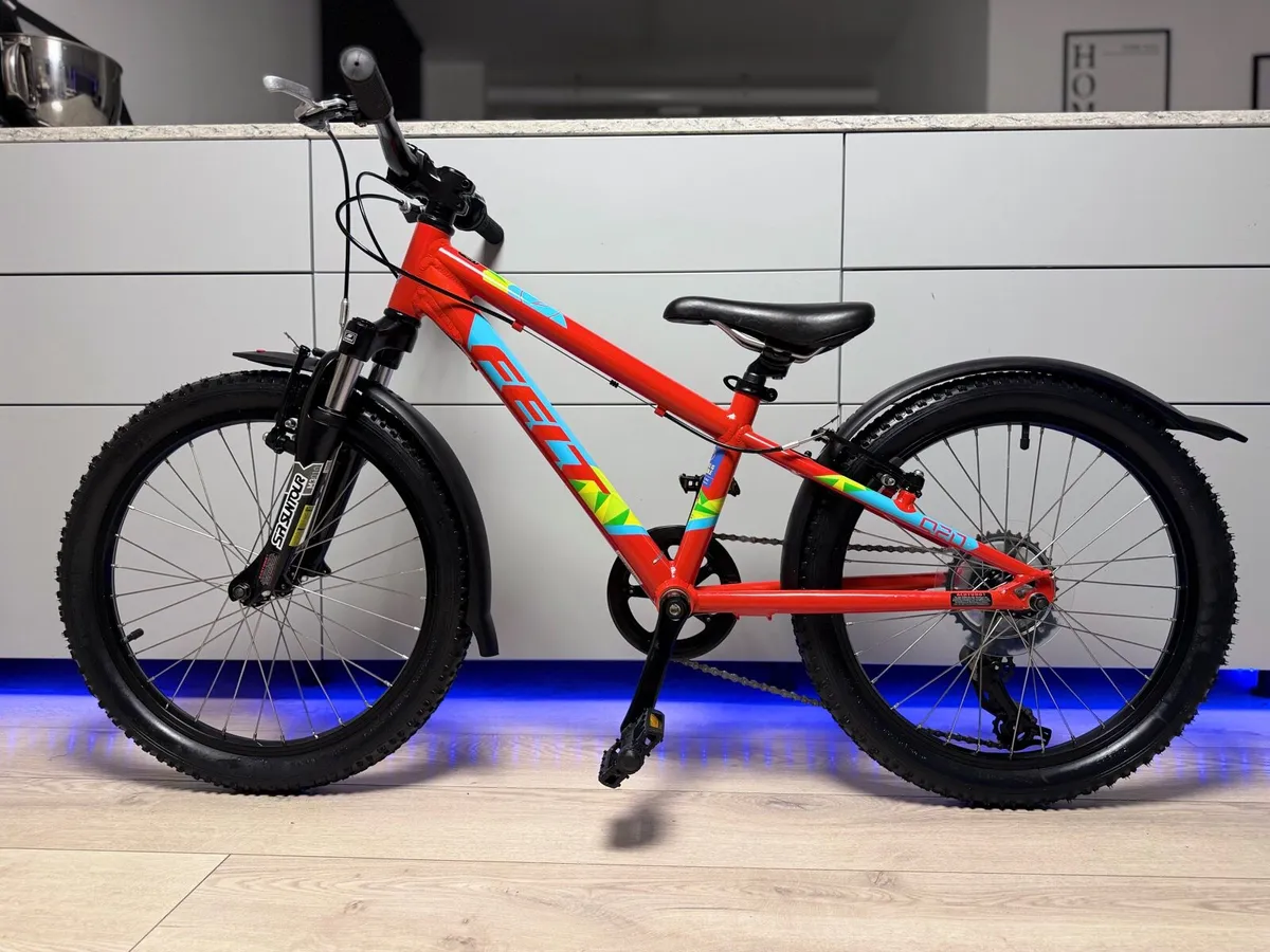 FELT Q20 Kids Bike 20 inch (Like New) - Image 2
