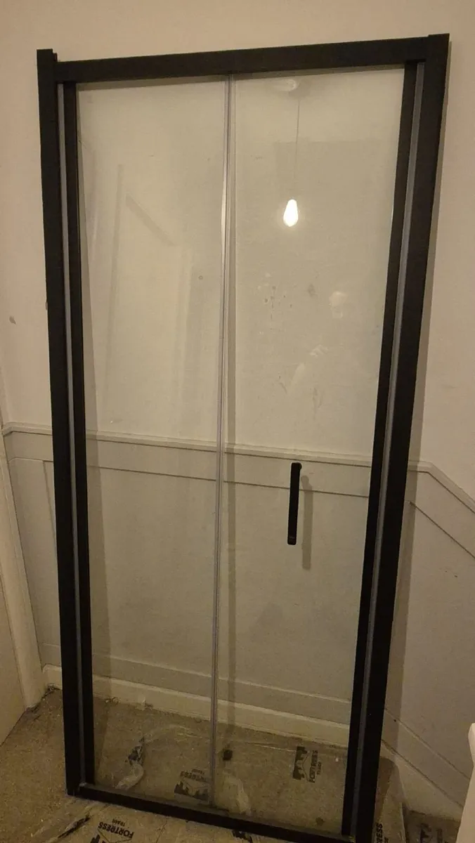 Verve Black Bifold Shower Door - Image 3