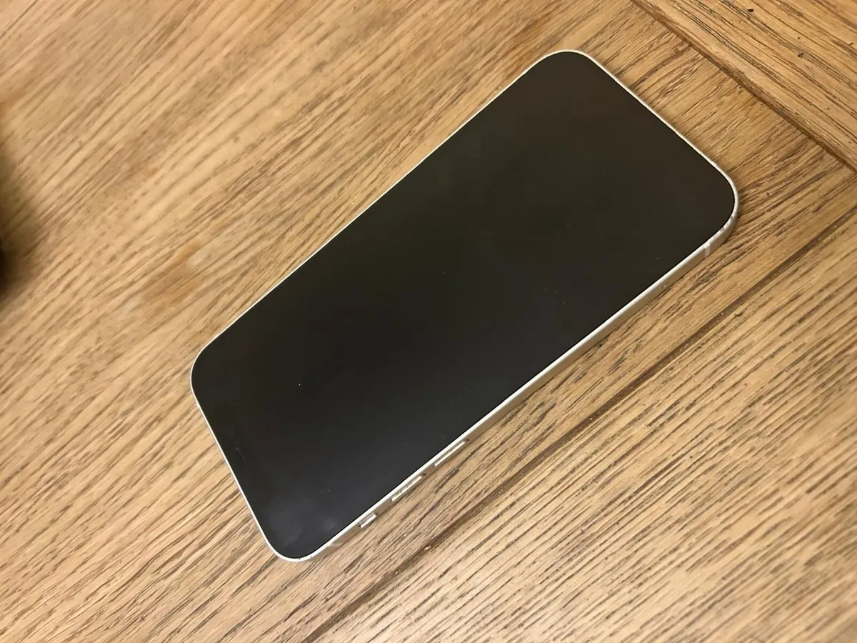iPhone 12 - Image 2