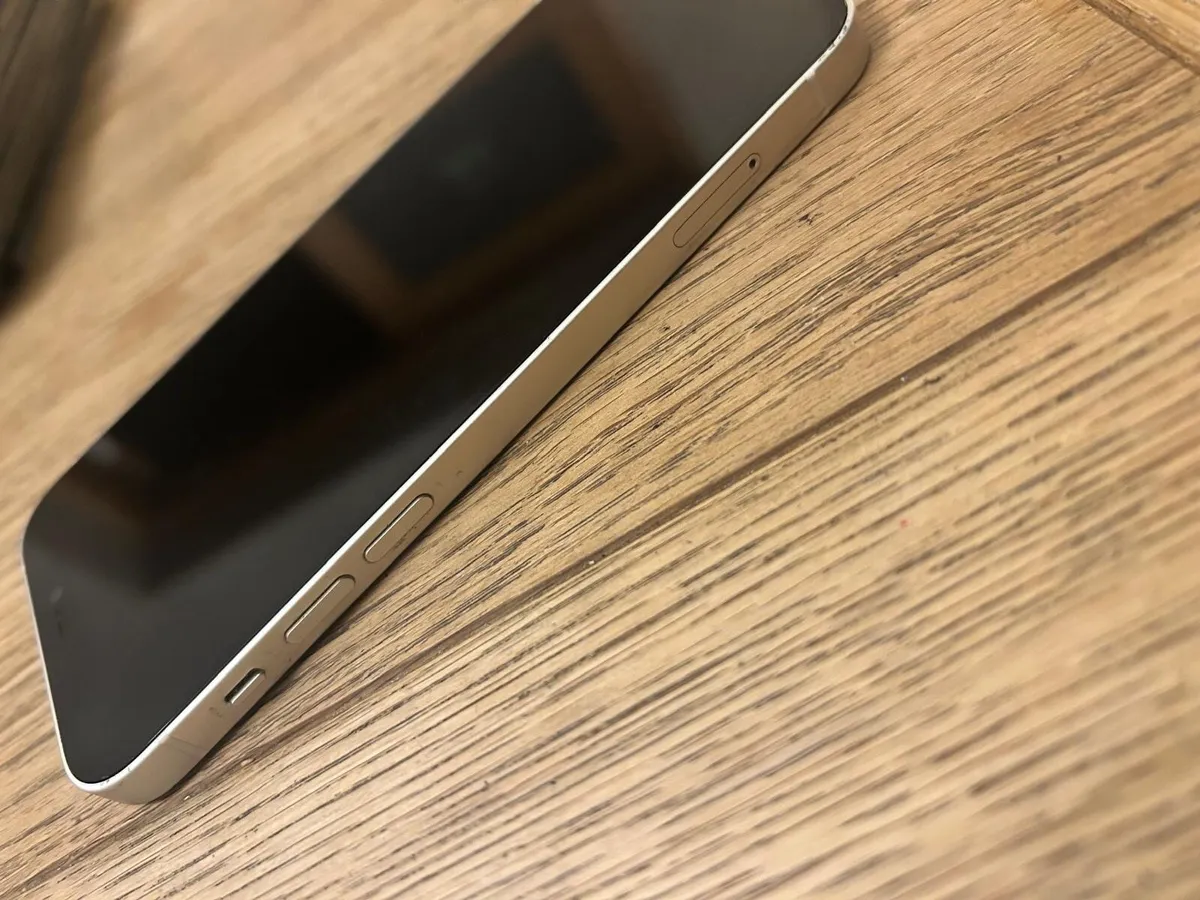 iPhone 12 - Image 3