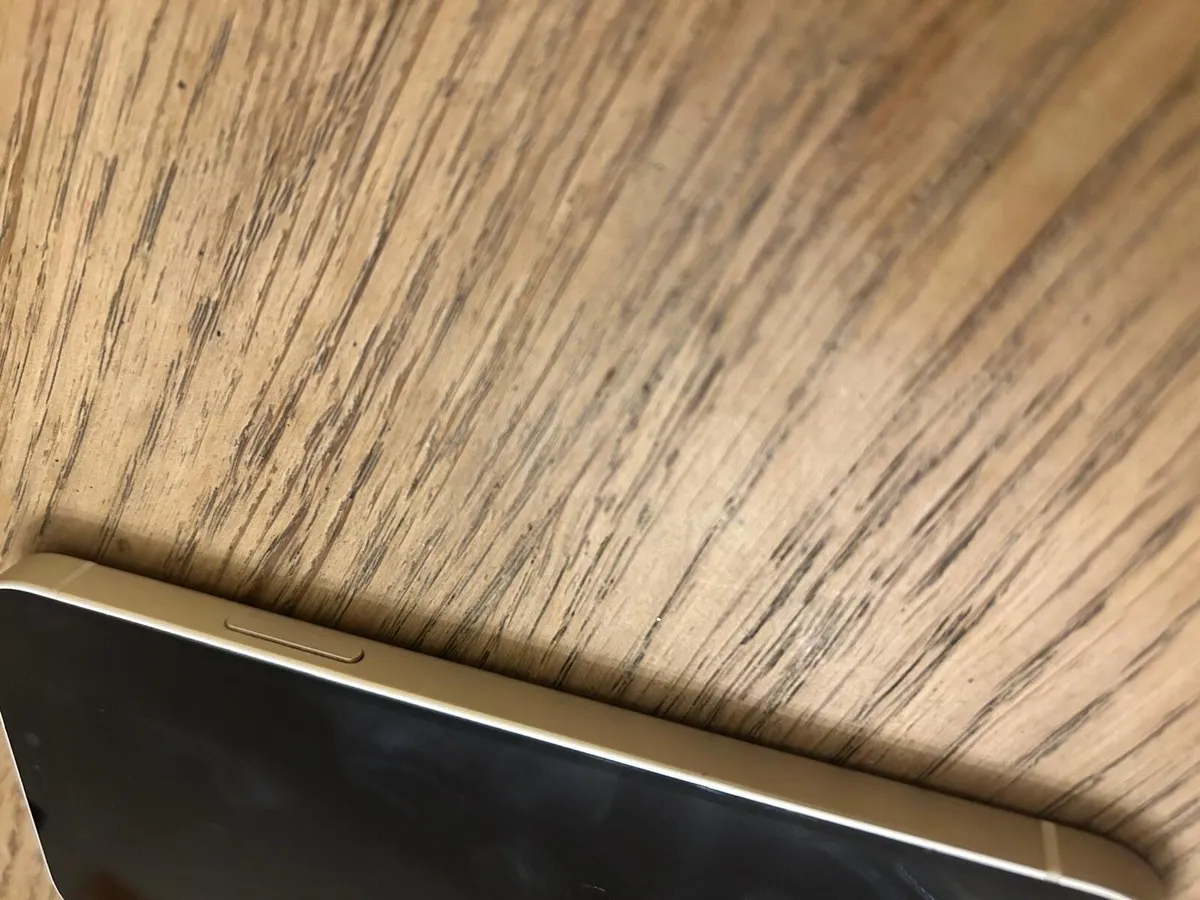 iPhone 12 - Image 4