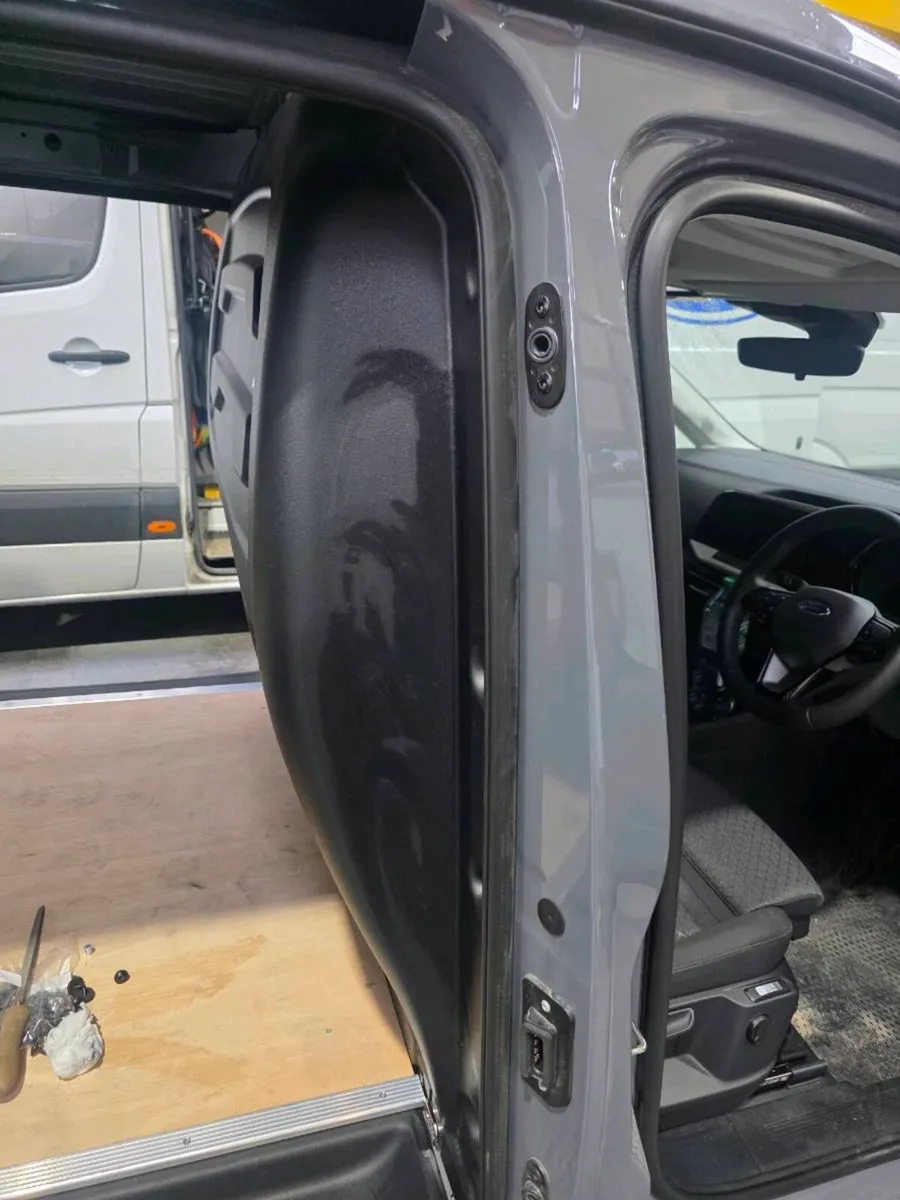 Vw Caddy/Ford transit connect aftermarket Bulkhead - Image 3