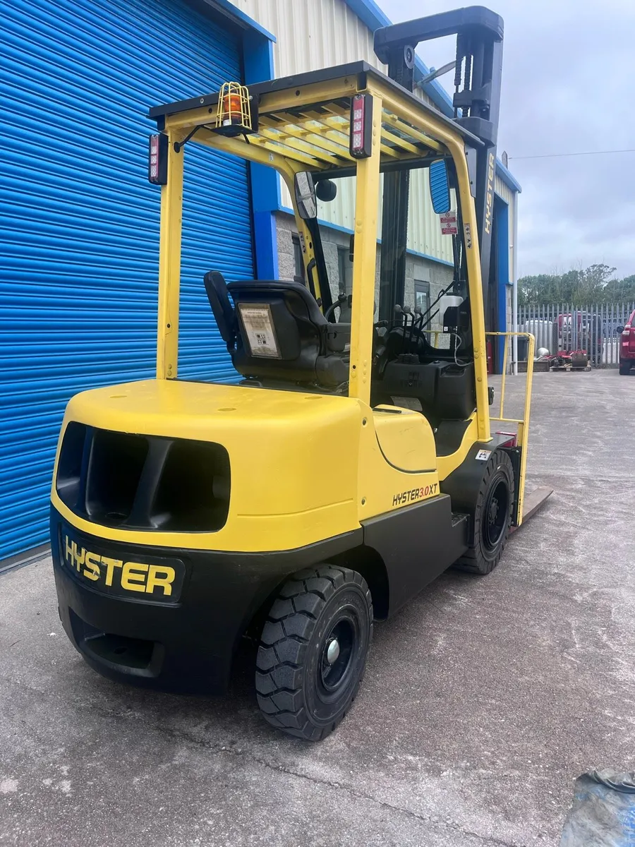 Forklift - Image 2