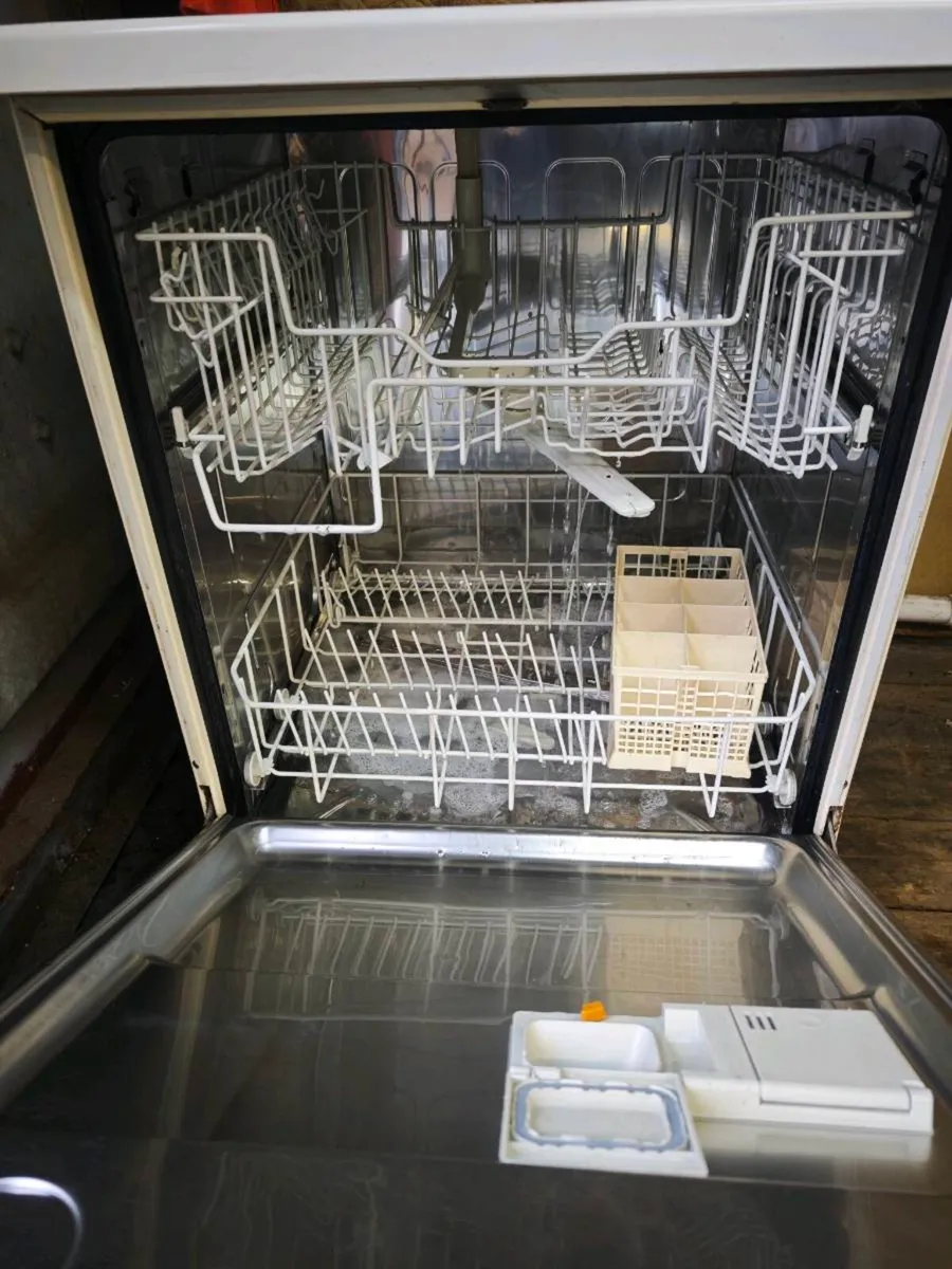 Miele dishwasher - Image 4