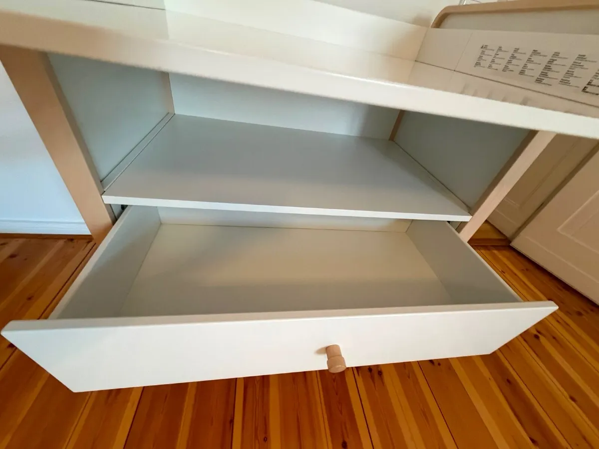 Changing table - Image 3