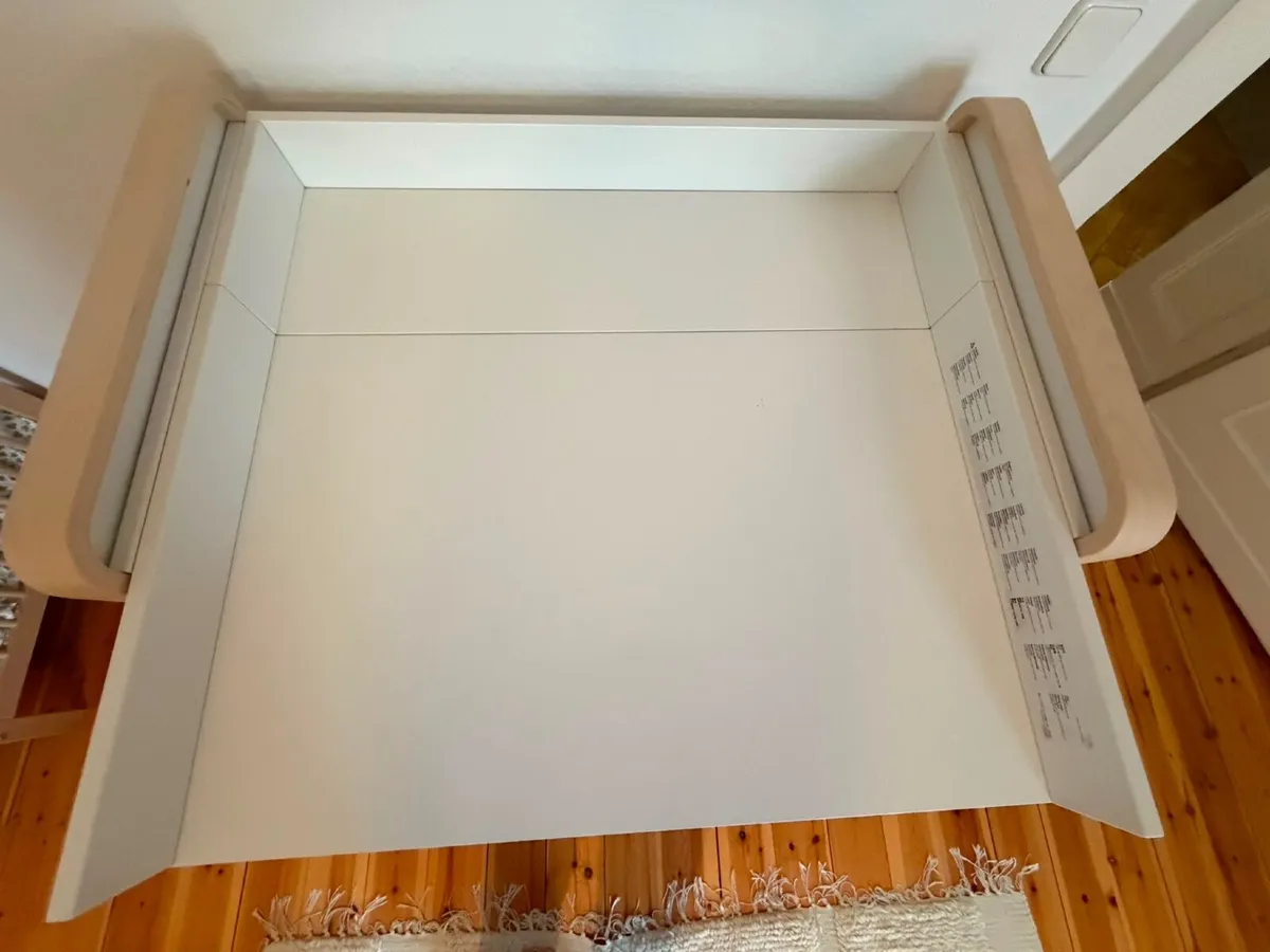 Changing table - Image 4