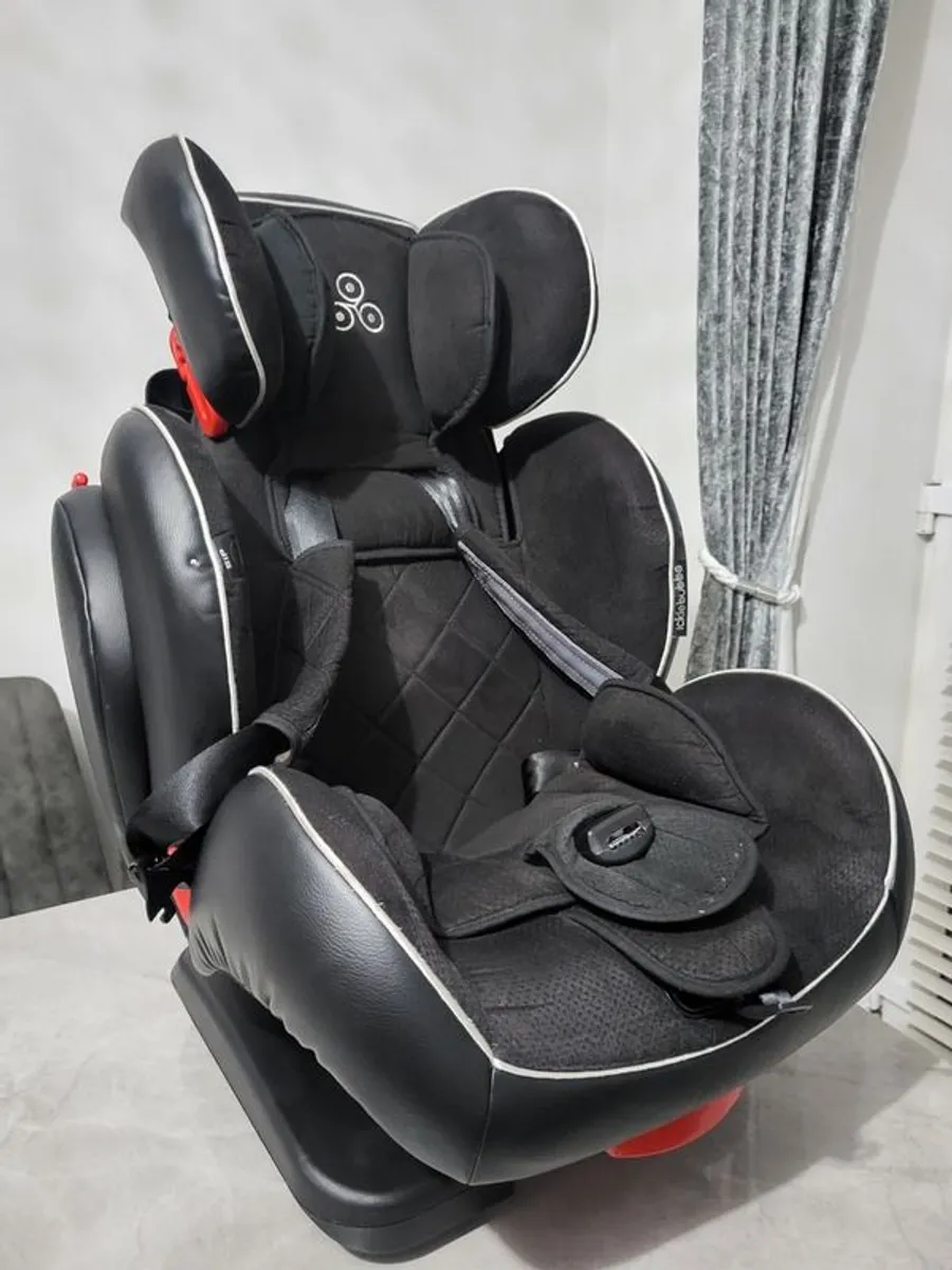 Ickle Bubba Car seat - Image 1