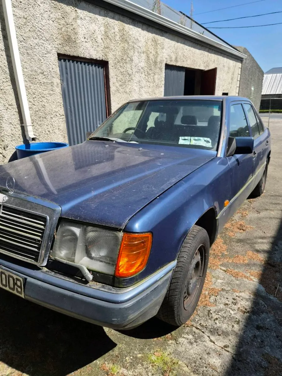 mercedes e230 2.3 petrol 100 per cent  rust free - Image 1