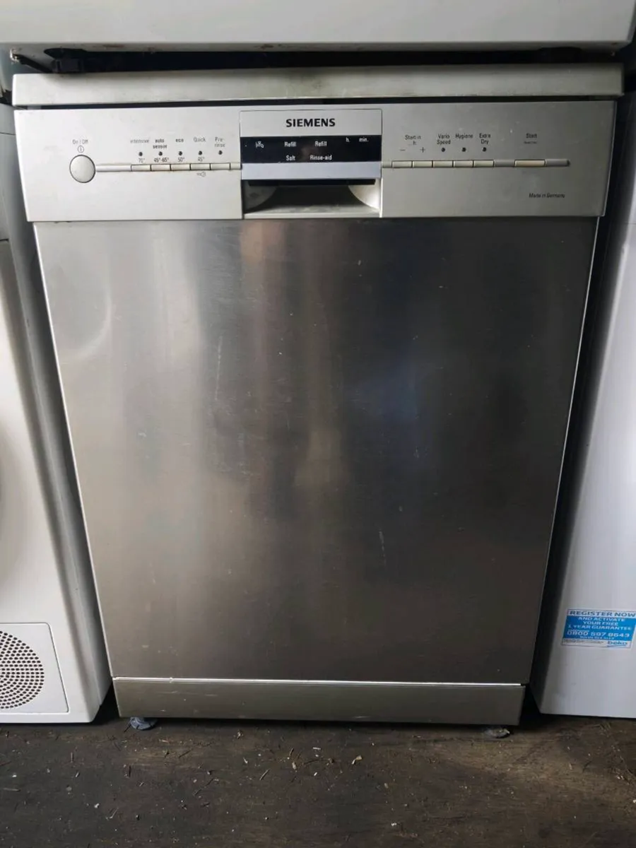 Siemens freestanding dishwasher - Image 1