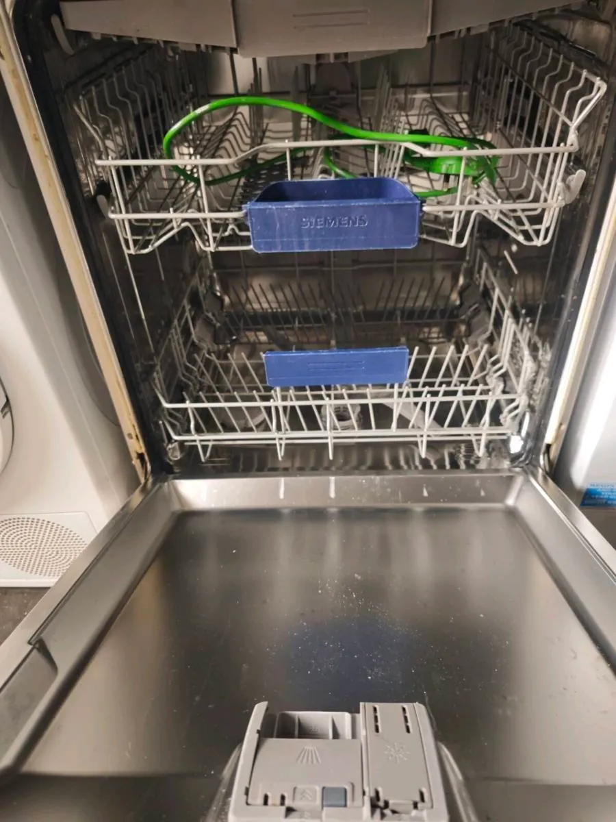 Siemens freestanding dishwasher - Image 3