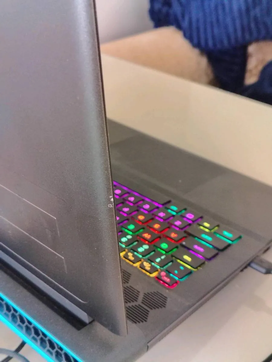 Alienware m18 r1, rtx 4060 - Image 4