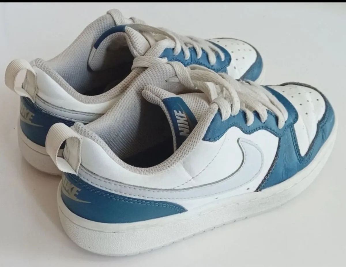 Nike Trainers UK4 - Image 3