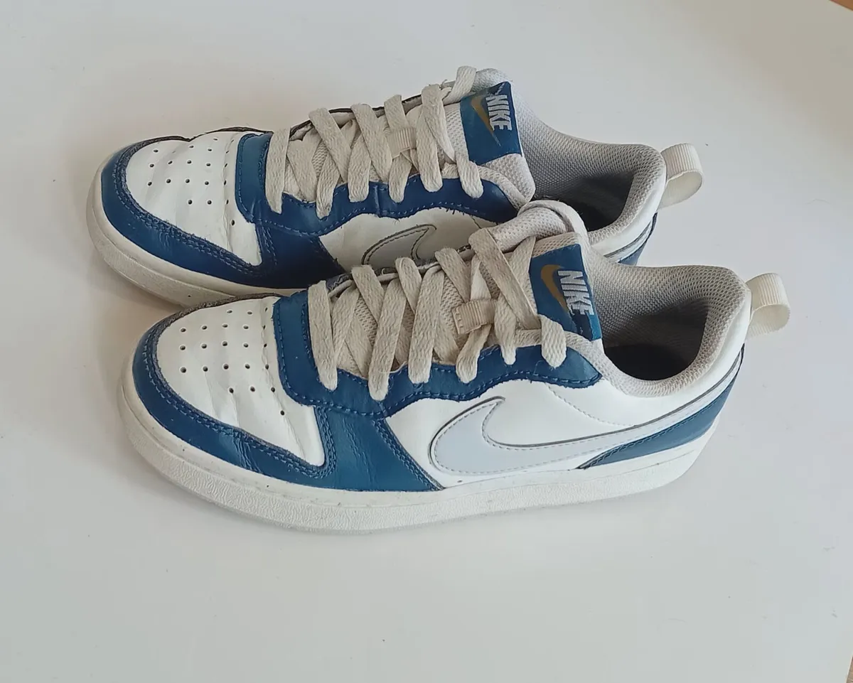 Nike Trainers UK4 - Image 1