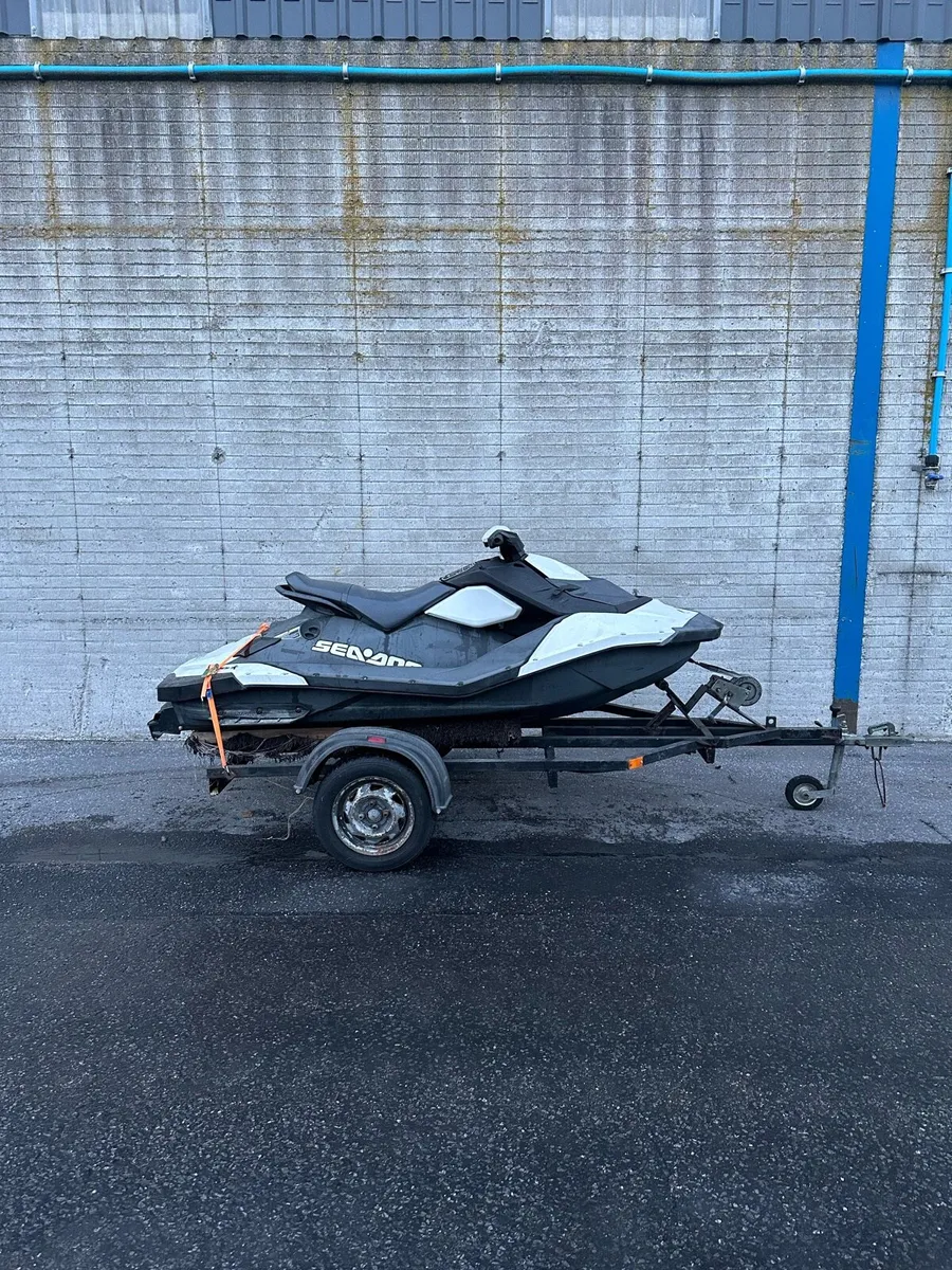 Sea doo spark jet ski - Image 1