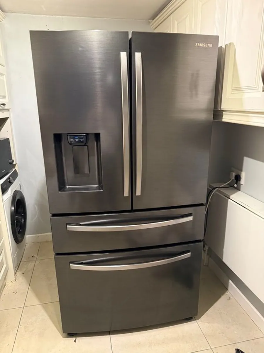 French Door American Fridge Freezer - Image 3